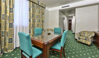 suite-1 king 1 single, conference suite, air-conditioned, free wi-fi, safe, media set premium tv