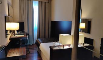 1 single bed, classic room, free wi-fi, free pay tv
