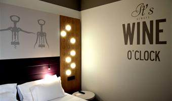 1 queen bed, non-smoking, design room, exclusive room