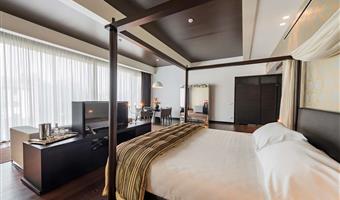 1 king bed, junior suite, prestige room, jacuzzi, dining area, sound proof windows, wi-fi