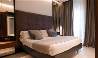 suite -1 letto king size, camere non fumatori, camera superior, idromassaggio jacuzzi, balcone, divano, parcheggio in garage gratuito