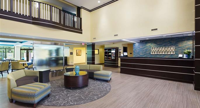 Halle des Best Western Plus Birmingham Inn & Suites in Birmingham - 01126