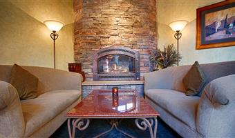 Halle des SFO El Rancho Inn, SureStay Collection by Best Western in Millbrae - 05244