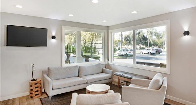 Halle des Best Western Shadow Inn in Woodland - 05558