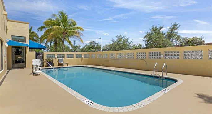 Pool des Best Western Plus Miami Executive Airport Hotel & Suites - Miami - 10398