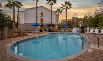 Pool des Best Western Plus Tallahassee North Hotel - Tallahassee - 10399