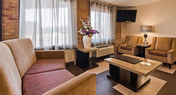 Halle des Best Western Jacksonville Inn in Jacksonville - 14203