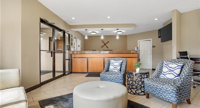 Halle des Best Western Airport Inn in Pearl - 25060