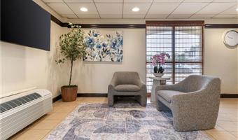 Halle des SureStay by Best Western East Brunswick in East Brunswick - 31064
