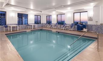 Pool des Best Western Premier NYC Gateway Hotel - North Bergen - 31068