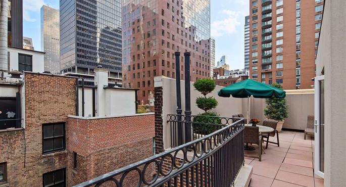 hotel in new york 33114 f