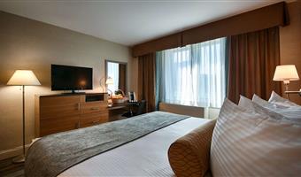 hotel in bayside 33157 f