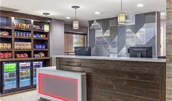 Halle des Best Western Plus Raleigh Crabtree Valley Hotel in Raleigh - 34186