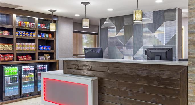 Halle des Best Western Plus Raleigh Crabtree Valley Hotel in Raleigh - 34186