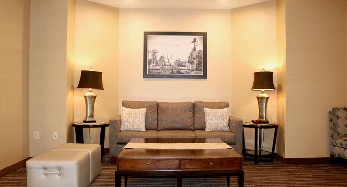 Halle des Best Western Fostoria Inn & Suites in Fostoria - 36141