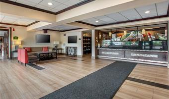 Halle des Best Western Fort Washington Inn in Fort Washington - 39094