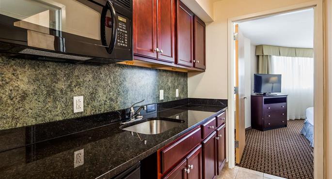 Suite des Best Western Plus Philadelphia Airport South at Widener University - Chester - 39121