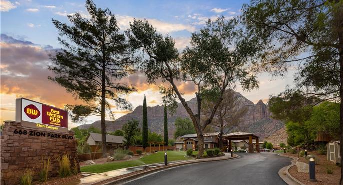 Außenansicht des Best Western Plus Zion Canyon Inn & Suites - Springdale - 45093