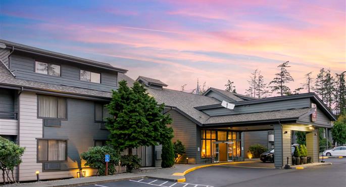 hotel in oak harbor 48092 f