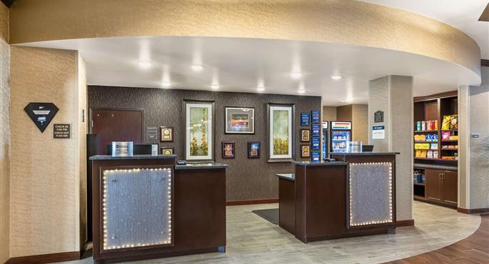 Halle des Best Western Plus Casper Inn & Suites in Casper - 51073