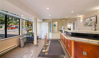 Halle des SureStay by Best Western North Vancouver Capilano in North Vancouver - 52063