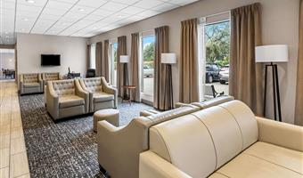Halle des SureStay by Best Western SeaTac Airport North in Seatac - 52121