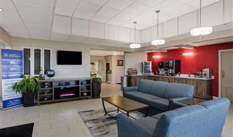 Halle des SureStay by Best Western Higginsville in Higginsville - 54052