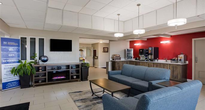 Halle des SureStay by Best Western Higginsville in Higginsville - 54052