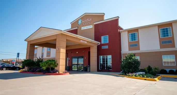 hotel in owasso 54099 f