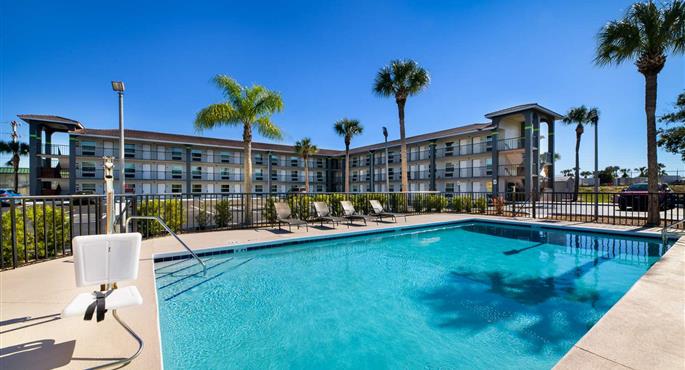 Pool des SureStay by Best Western Clermont Theme Park West - Clermont - 55075