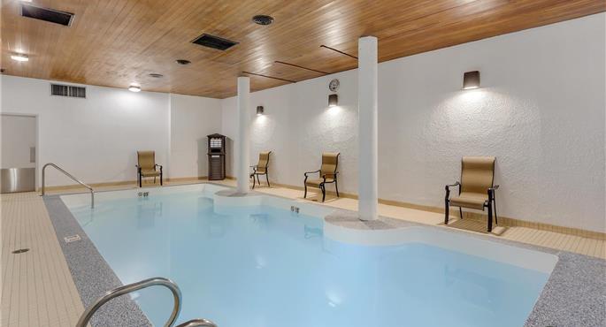 Pool des Best Western Cedar Park Inn - Edmonton - 61033