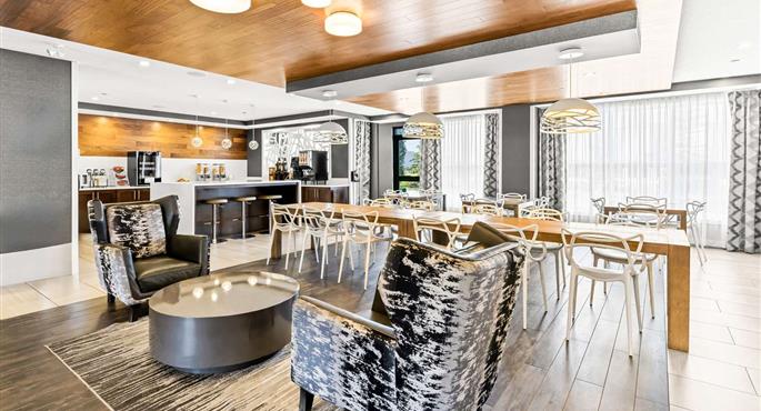 Halle des Best Western Plus Airdrie Gateway in Airdrie - 61107