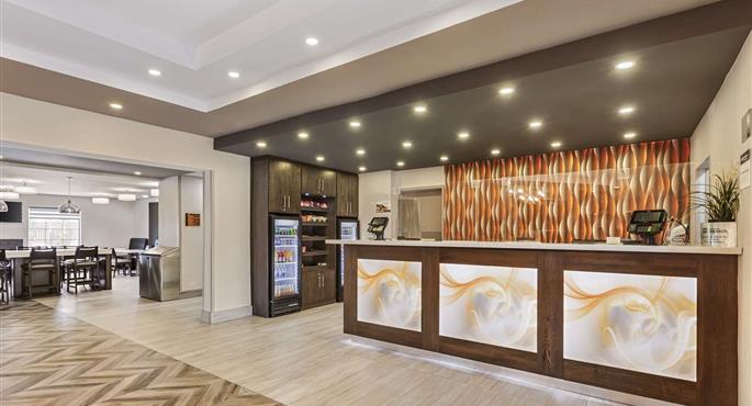 Halle des Best Western Plus Executive Inn in Toronto - 66088