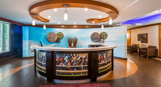 Halle des Best Western Premier Toronto Airport Carlingview Hotel in Toronto - 66121