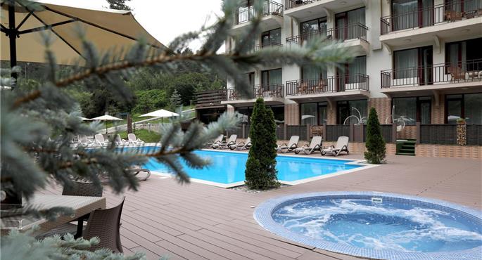 Pool des Best Western Plus Paradise Hotel Dilijan - Dilijan - 77704