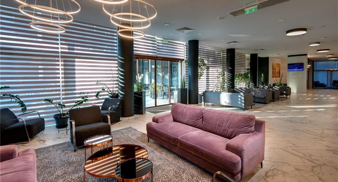 Halle des Best Western Plus Premium Inn in Sunny Beach - 77723