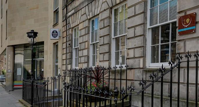 Außenansicht des Ten Hill Place - Edinburgh - 84207