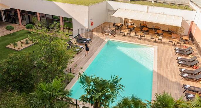 Pool des Best Western Hotel le Galice Aix-en-Provence - Aix-En-Provence - 93589