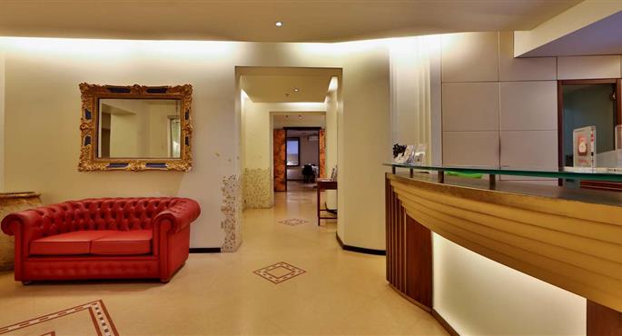 Halle des Best Western Hotel Metropoli in Genua - 98125