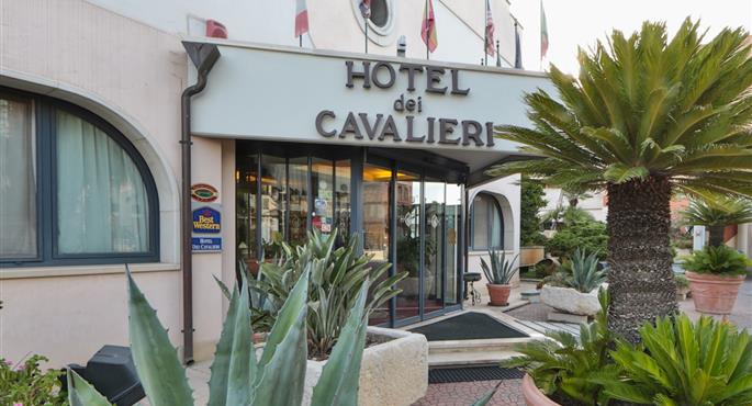 Außenansicht des Best Western Hotel Dei Cavalieri - Barletta - 98207