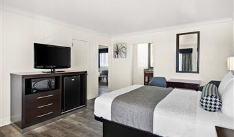 suite - 1 kingsize-bett, nichtraucher, teilweiser meeresblick, wohnzimmer, wi-fi, komplettes frühstück