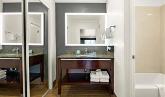 suite - 1 kingsize-bett, nichtraucher, teilweiser meeresblick, wohnzimmer, wi-fi, komplettes frühstück