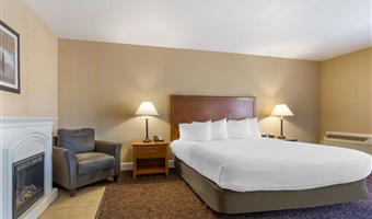 suite - 1 kingsize-bett, nichtraucher, kamin, whirlpool, mikrowelle und kühlschrank, wi-fi, komplettes frühstück