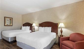 2 queensize-betten, nichtraucher, business plus, blick auf den pool, mikrowelle und kühlschrank, komplettes frühstück