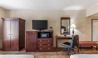 2 queensize-betten, nichtraucher, business plus, blick auf den pool, mikrowelle und kühlschrank, komplettes frühstück