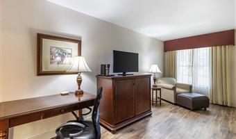 2 queensize-betten, barrierearm ausgestattet, kommunikationsassistent, rollstuhlgerechte dusche, nichtraucher, komplettes frühstück