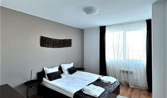 apartment – 2 queensize-bett, 2 einzelbetten, nichtraucher, drei schlafzimmer, sofabett, kochnische, kamin, wi-fi, komplettes frühstück