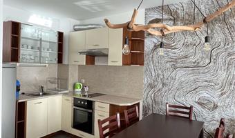 apartment – 2 queensize-bett, 2 einzelbetten, nichtraucher, drei schlafzimmer, sofabett, kochnische, kamin, wi-fi, komplettes frühstück