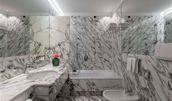 1 queensize-bett, standardzimmer, bergblick