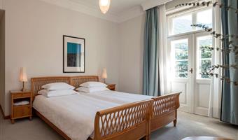 1 kingsize-bett, comfort zimmer, bergblick, badewanne, auf wunsch kann das zimmer auch mit zwei einzelbetten ausgestattet werden